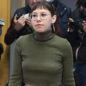 De un colegio privado de Móstoles a alumna ilustre de la UCM, quién es la joven que increpó a Ayuso