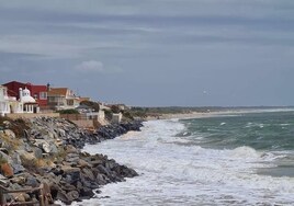 Los vecinos reclaman 2,5 millones de euros al Gobierno por daños en la playa del Portil