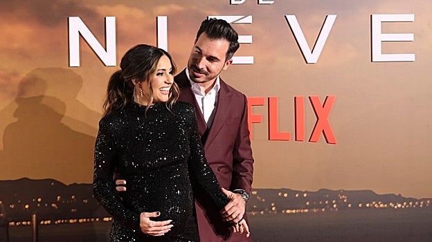 El escritor Javier Castillo, junto a su mujer, la 'influencer' Verónica Díaz