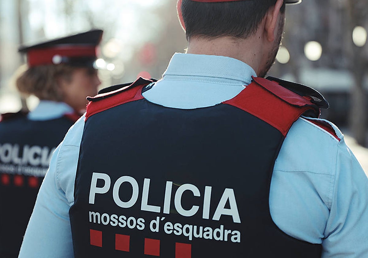 Dos agentes de la Policía catalana