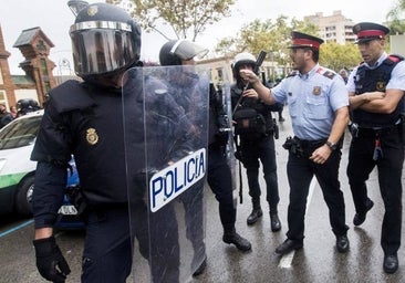 Un mando policial, imputado por el 1-O: «Sabíamos que íbamos al matadero. Los nuestros querían un agente herido y los independentistas, un mártir»