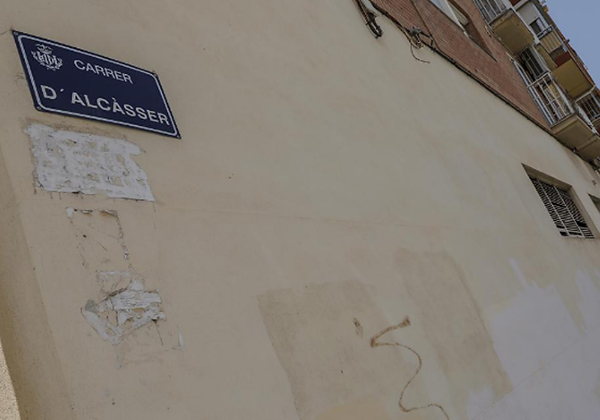 Imagen de la calle Alcàsser de Valencia, donde se halló el pie mutilado de una de las víctimas del caso Macastre