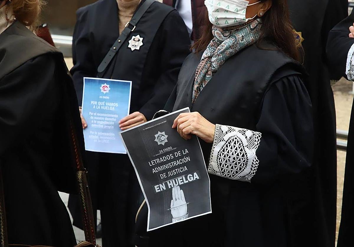 Letrados de la Administración de Justicia en huelga