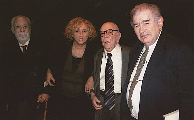 En un homenaje a Crémer, junto a Elena Santiago y Antonio Gamoneda en torno al homenajeado