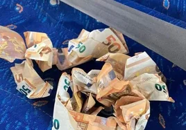 Dos jóvenes que iban a comprar un coche son los propietarios del dinero que voló en la autovía de Marbella