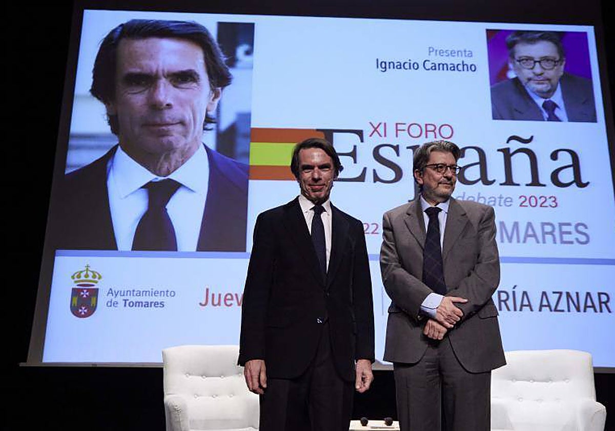 José María Aznar e Ignacio Camacho, en el foro «España a debate»