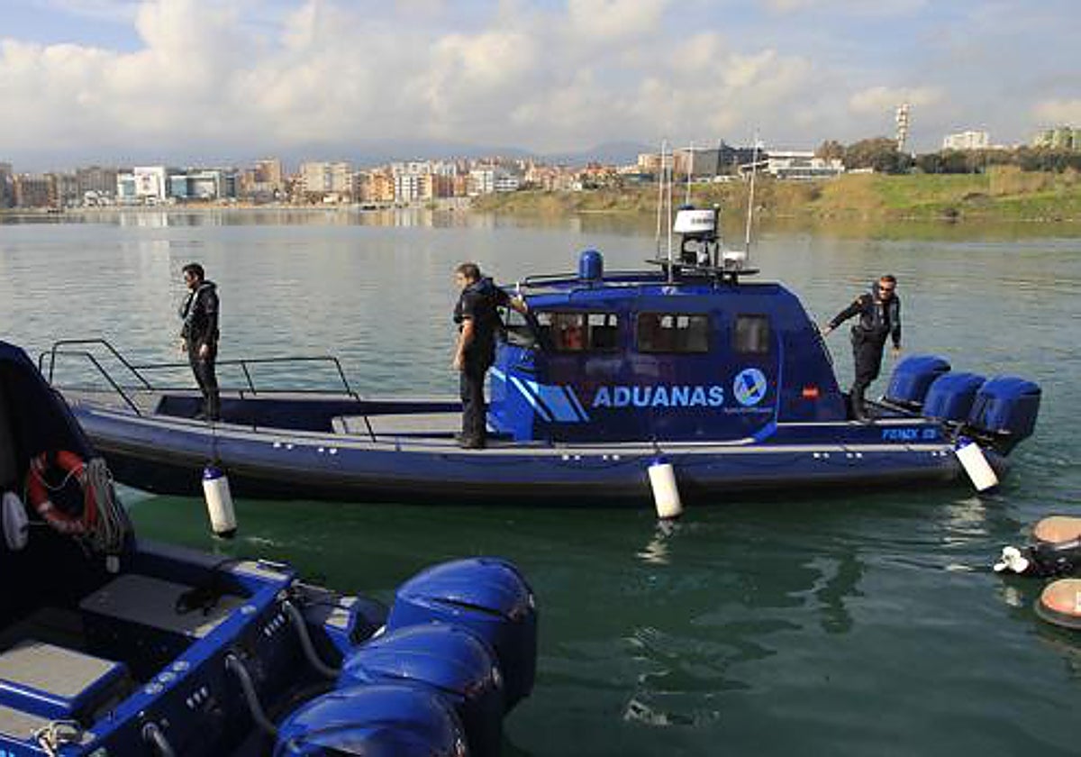 Una de las embarcaciones de Vigilancia Aduanera
