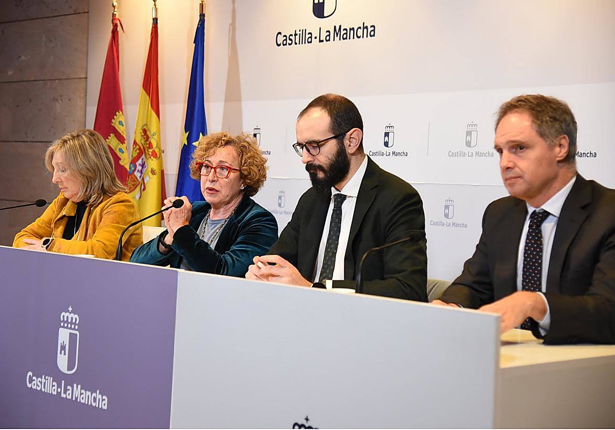 Autoridades asistentes a la presentación de la guía sobre salud mental