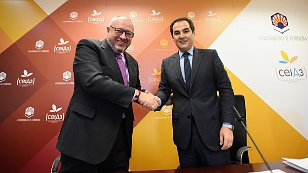 El rector de la Universidad de Córdoba junto al consejero de Justicia este jueves en Córdoba