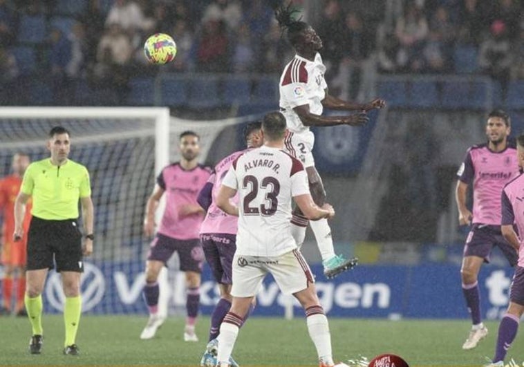 1-0: El Albacete cae en Tenerife por un penalti discutido, aunque no tuvo su mejor tarde