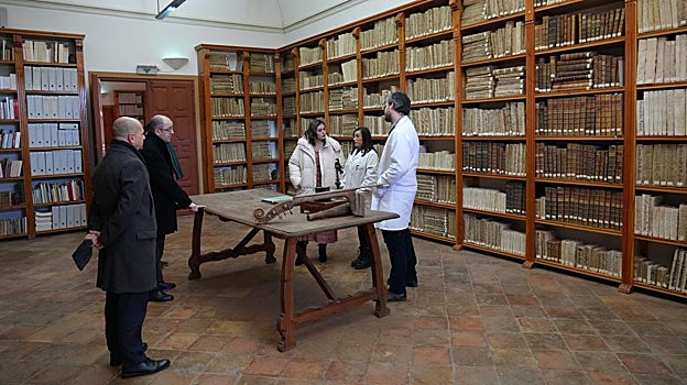 2.000 volúmenes de la catedral de Cuenca de los siglos XVII al XX se suman al catálogo patrimonial bibliográfico de la Junta