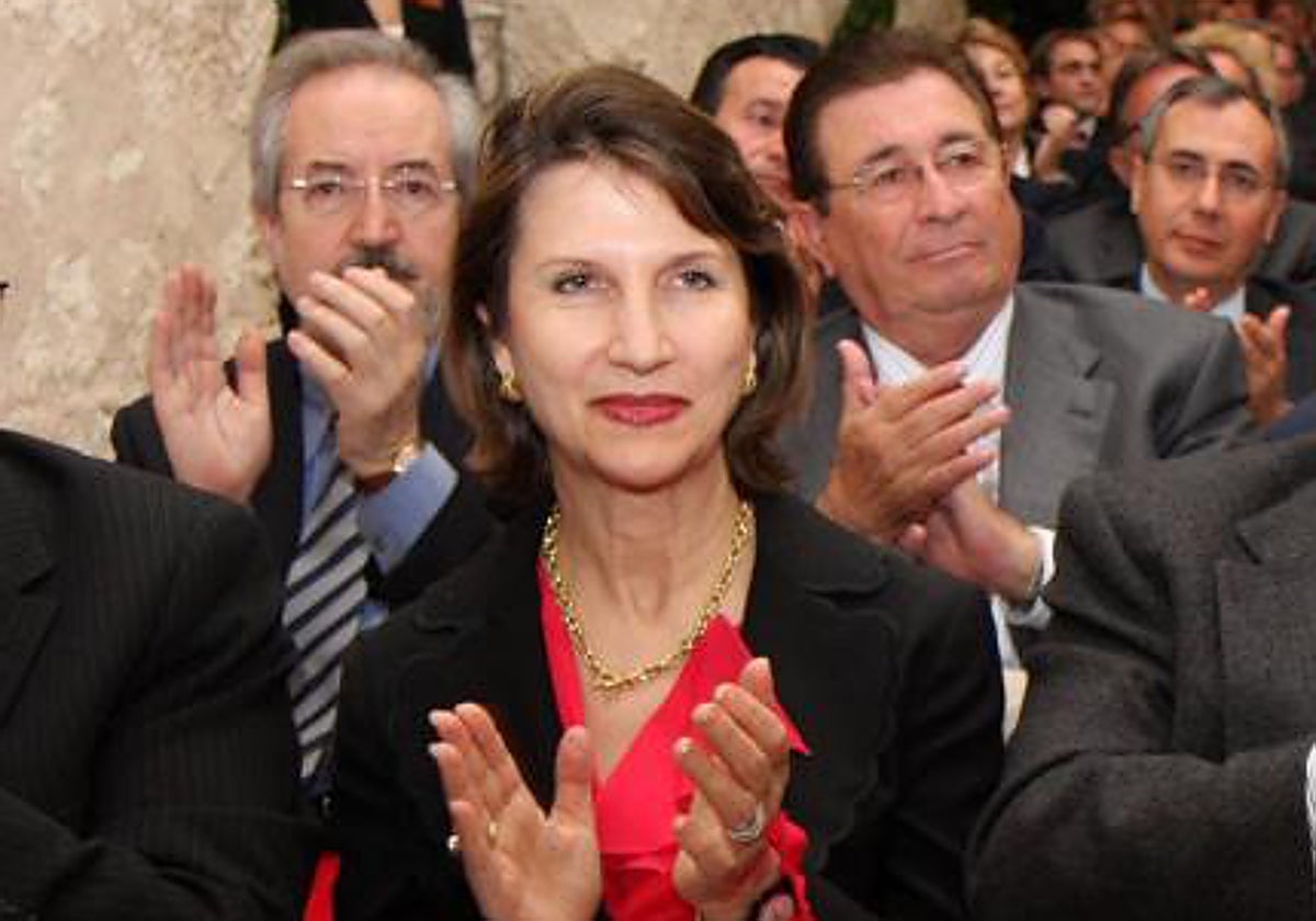 La periodista y escritora Asunción Valdés, en un acto en Alicante.