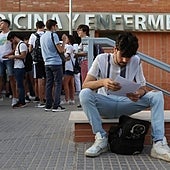 Las universidades de Andalucía piden aumentar un 10% las plazas en Medicina