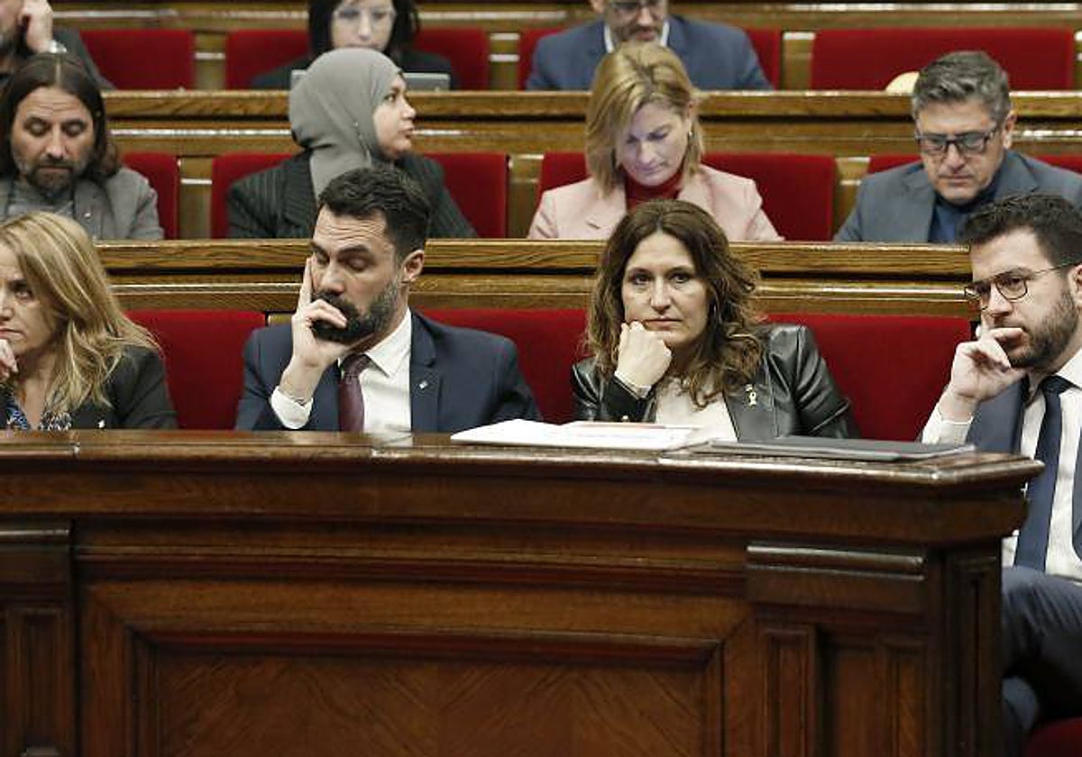 Aragonès y algunos de sus consejeros, este miércoles en el Parlament