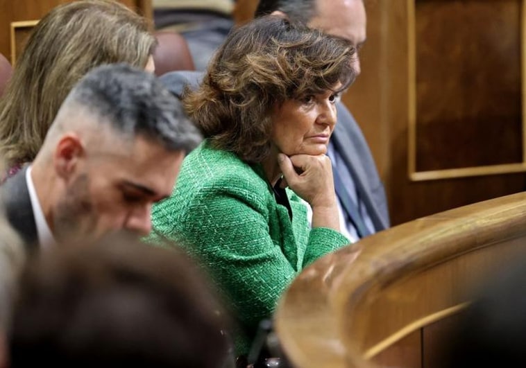 El PSOE multa a Carmen Calvo con 600 euros por romper la disciplina de voto con la 'Ley Trans'