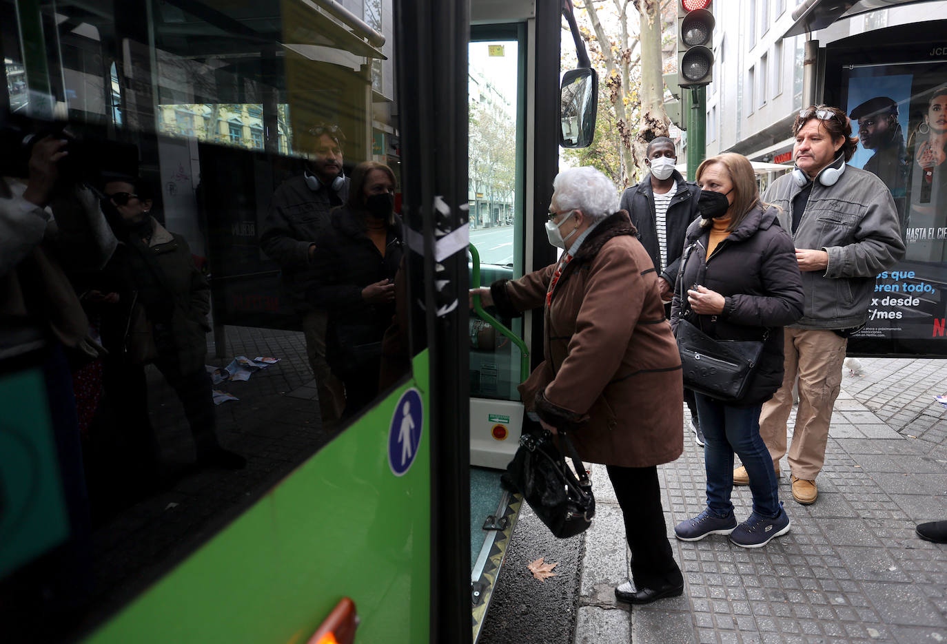 El primer día sin mascarillas en el transporte público de Córdoba, en imágenes