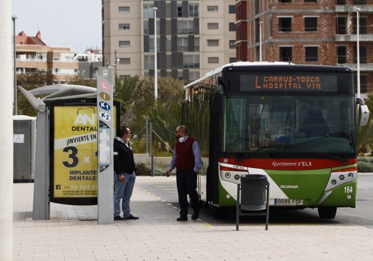 Catorce muertos por coronavirus en la Comunidad Valenciana la semana que se han retirado las mascarillas en el transporte