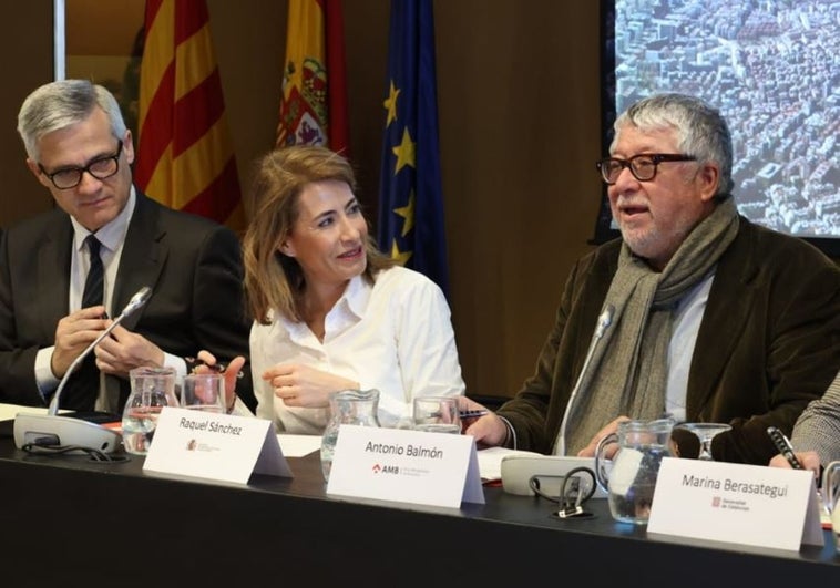 Raquel Sánchez insiste en que el Gobierno no ha gastado «ningún euro público» por la chapuza ferroviaria en Cantabria