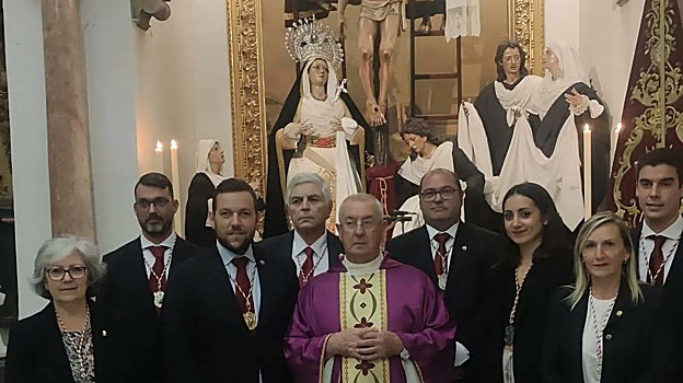 Manuel Aguilera tercero por la izquierda, el día de su toma de posesión