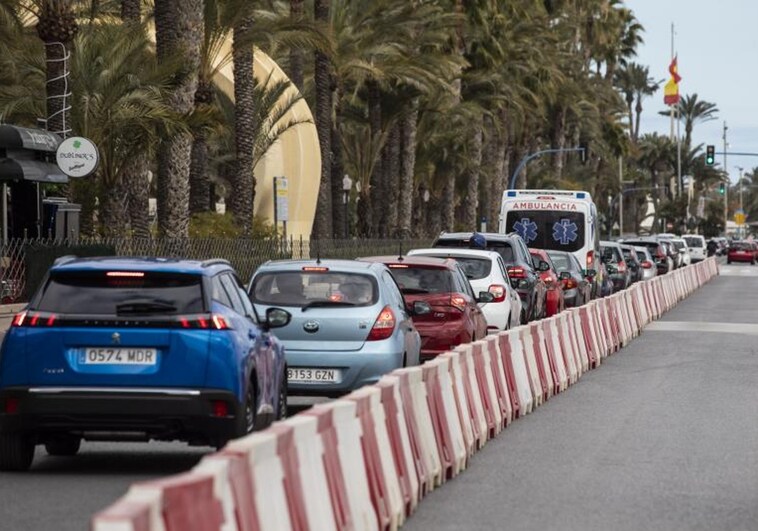 Desvíos de tráfico para evitar los atascos por las obras junto a la Explanada y la plaza de Toros de Alicante