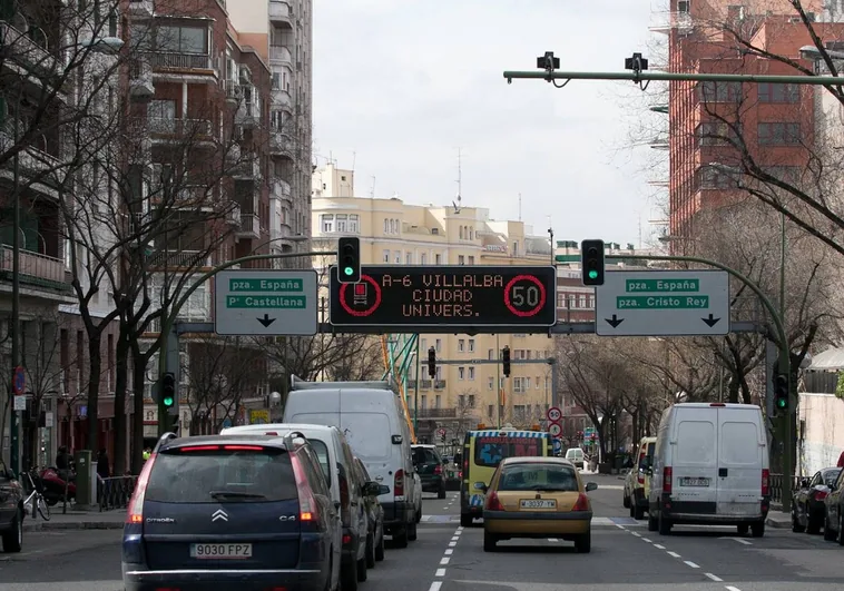 Las multas por saltarse semáforos en Madrid aumentan un 467% en tres años