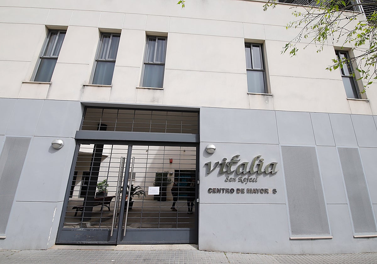 Entrada a uno de los centros de la firma en la capital