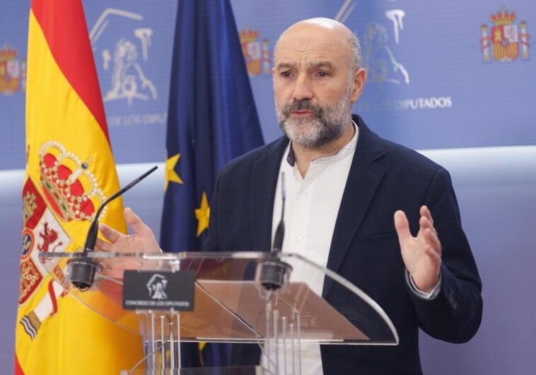 El reto del diputado del BNG en el Congreso a Madrid:  «Si quiere energía, que coloque molinos en la Castellana»