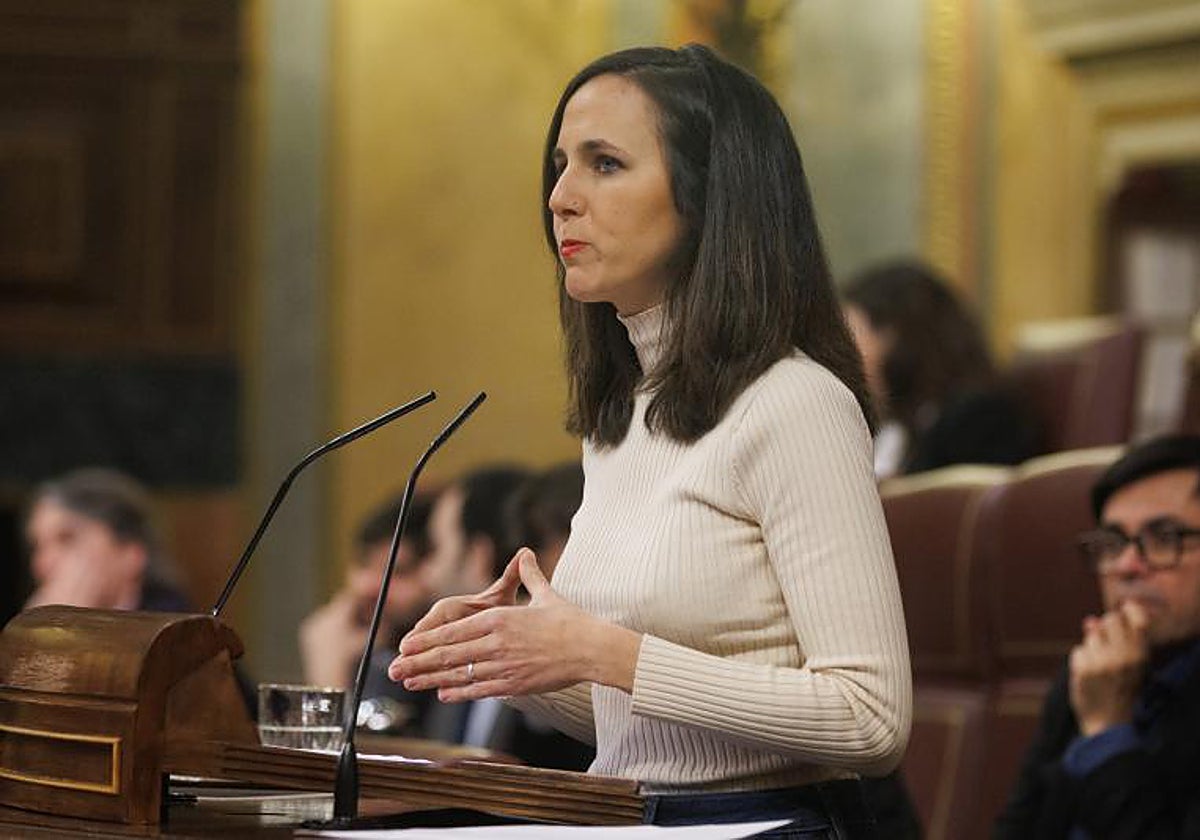 La ministra de Derechos Sociales y líder de Podemos, Ione Belarra, durante su intervención en el Congreso defendiendo la ley de bienestar animal que impulsa su departamento