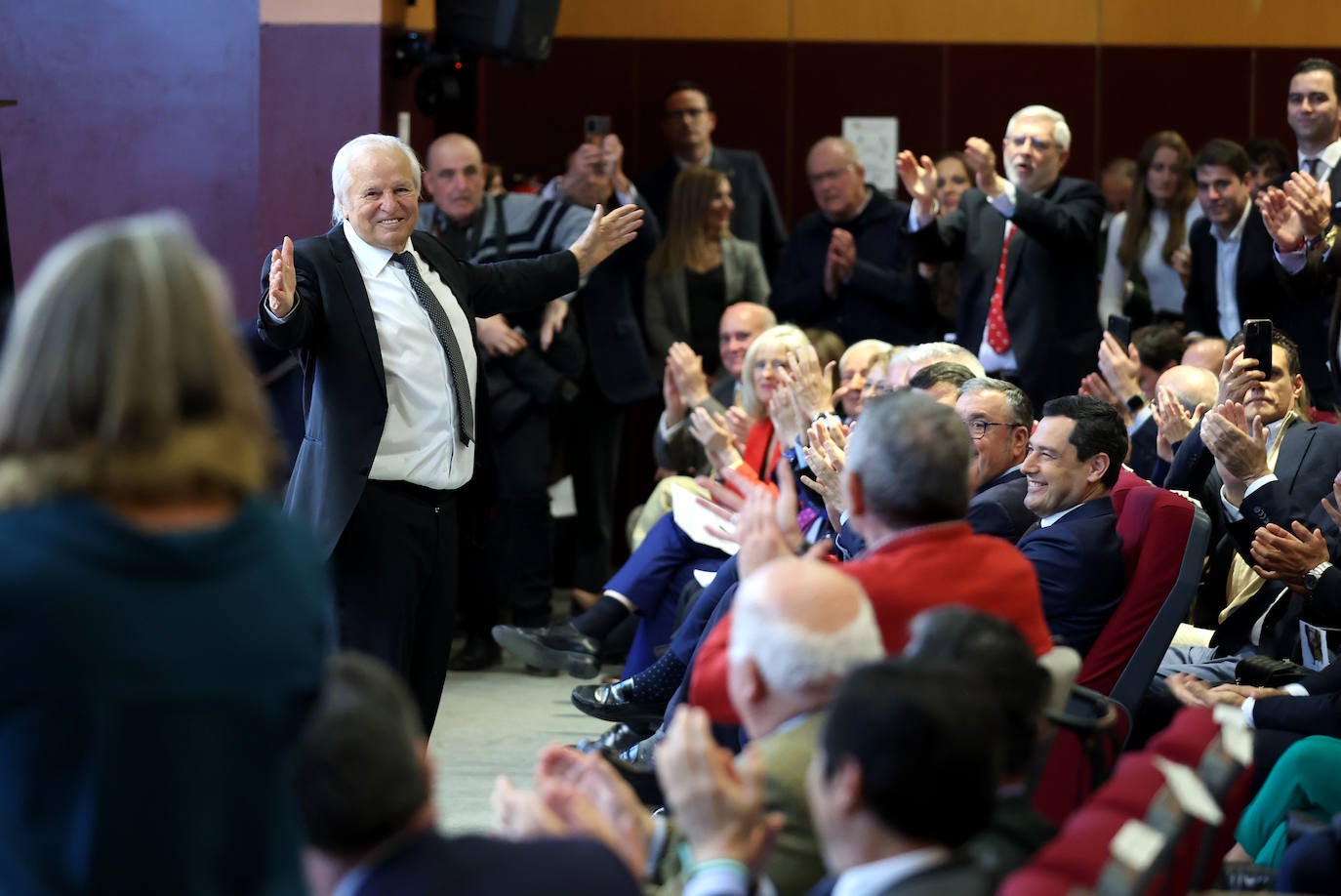 El emotivo homenaje a El Cordobés, en imágenes