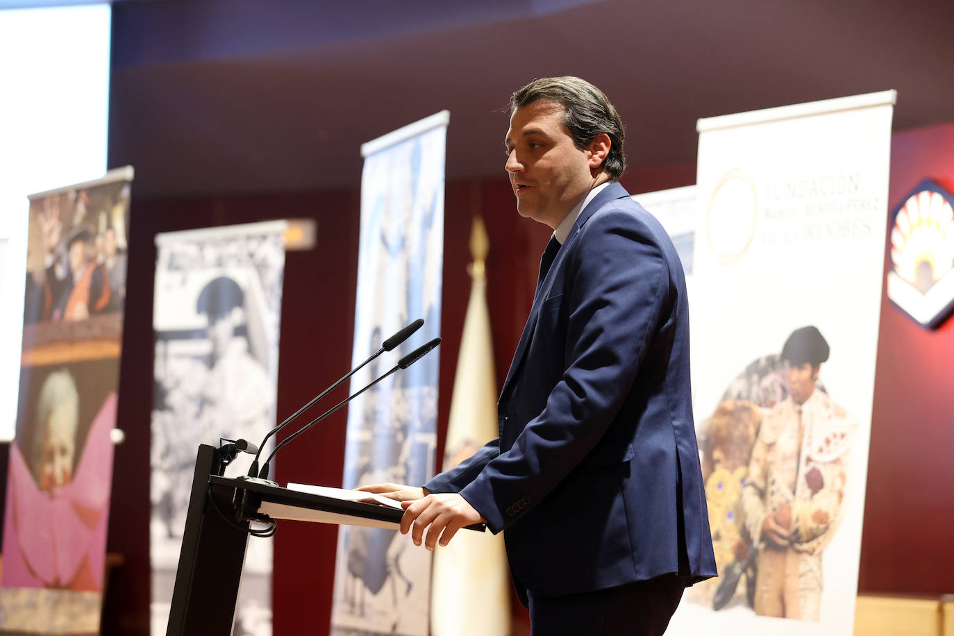 El emotivo homenaje a El Cordobés, en imágenes