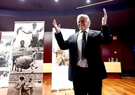 El emotivo homenaje a El Cordobés, en imágenes