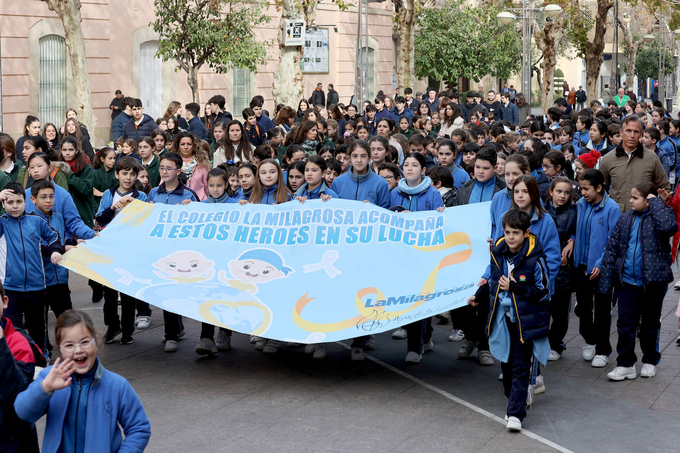 La marcha escolar por el Día del Niño con Cáncer en Córdoba, en imágenes