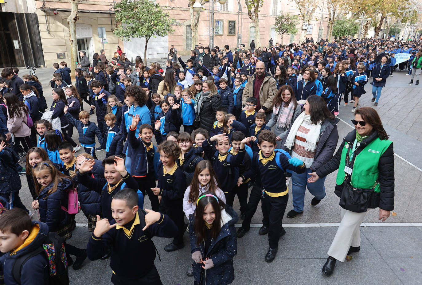 La marcha escolar por el Día del Niño con Cáncer en Córdoba, en imágenes