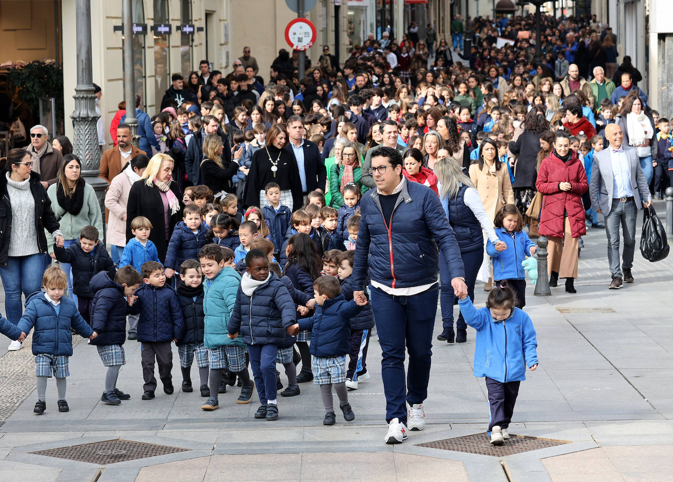 La marcha escolar por el Día del Niño con Cáncer en Córdoba, en imágenes