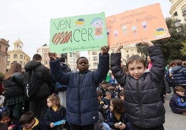 La marcha escolar por el Día del Niño con Cáncer en Córdoba, en imágenes