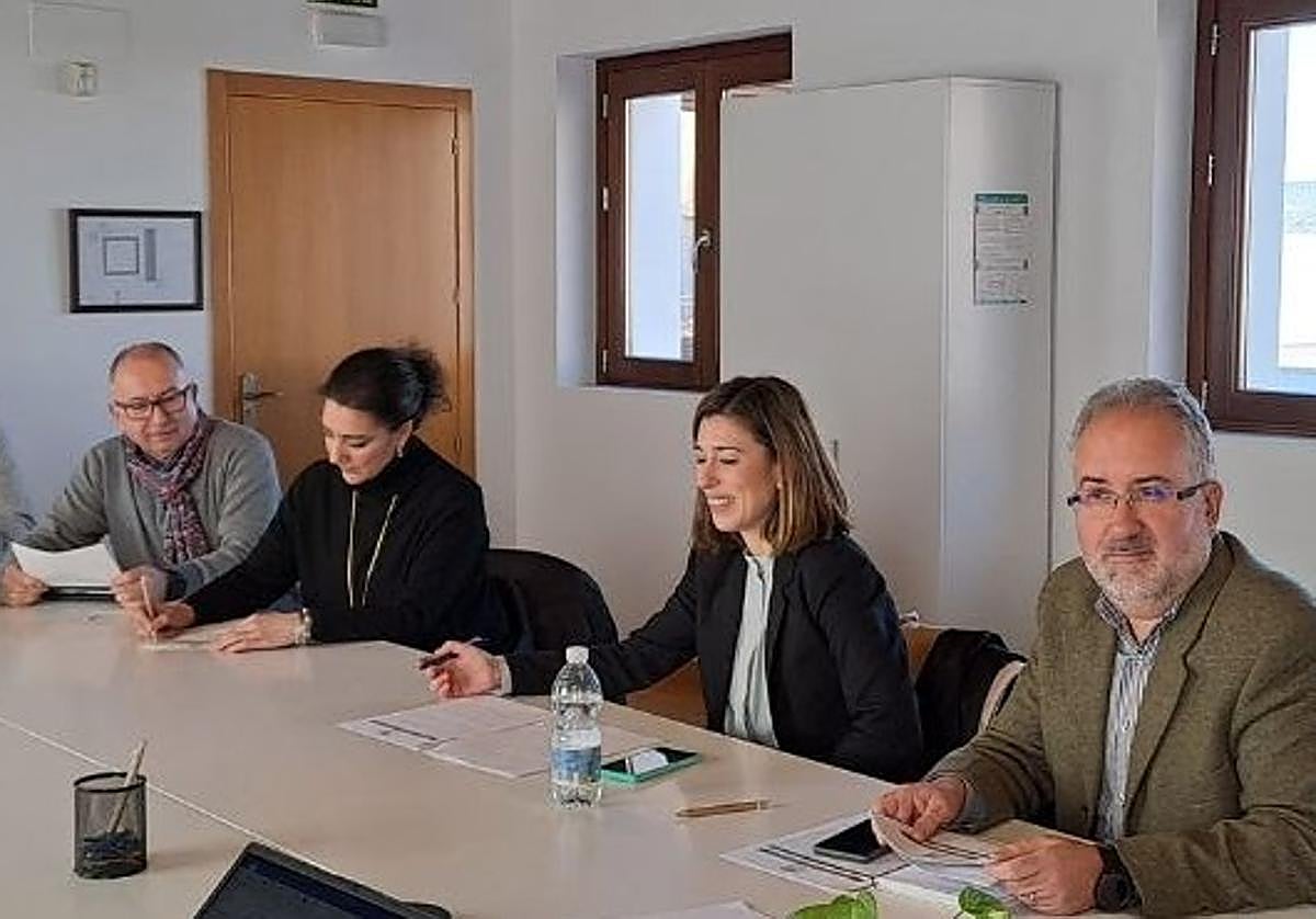 Responsables del CCA Eliossana con la concejal Teresa Alonso