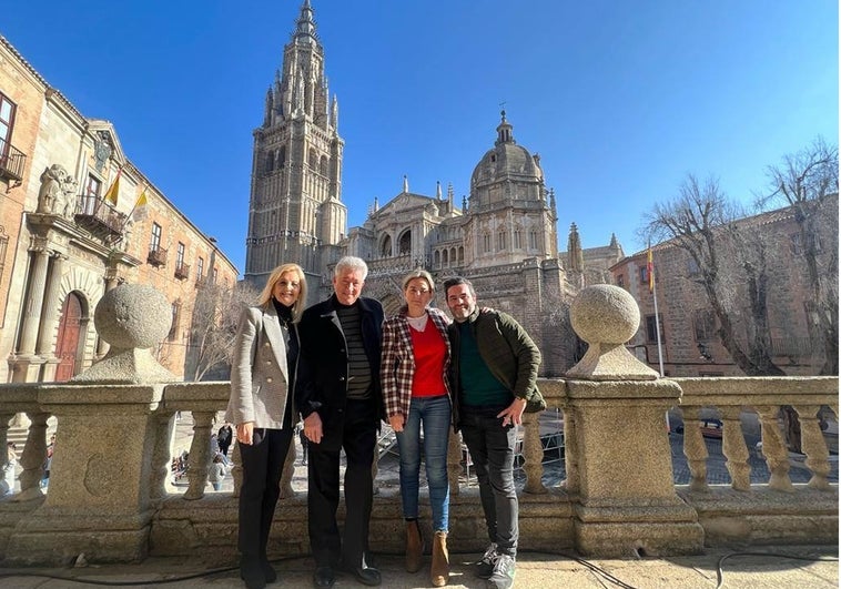 Milagros Tolón recibe a la nueva junta directiva de la Hermandad de la Virgen del Rocío de Toledo