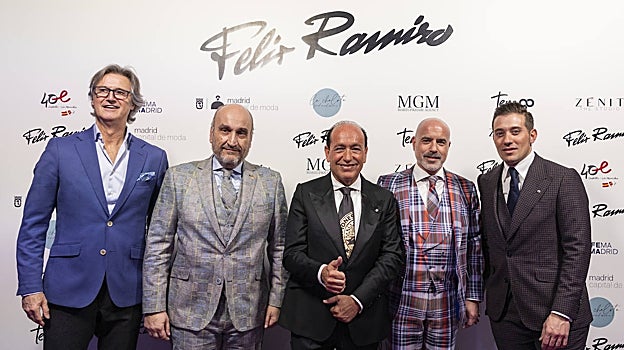 Félix Ramiro con su hijo Miguel Ángel, Potty y otros amigos