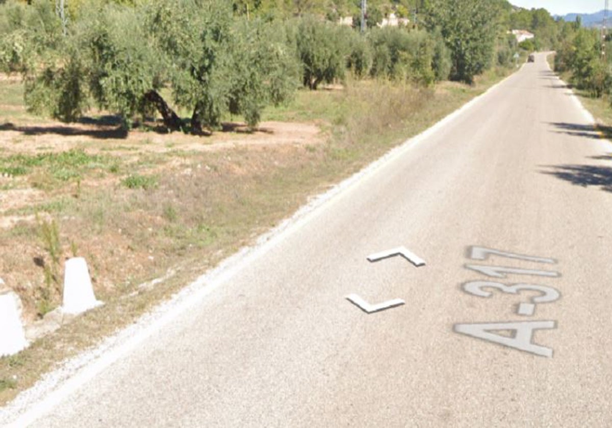 Carretera dde Jaén donde se ha producido la colisión entre la furgoneta y una moto