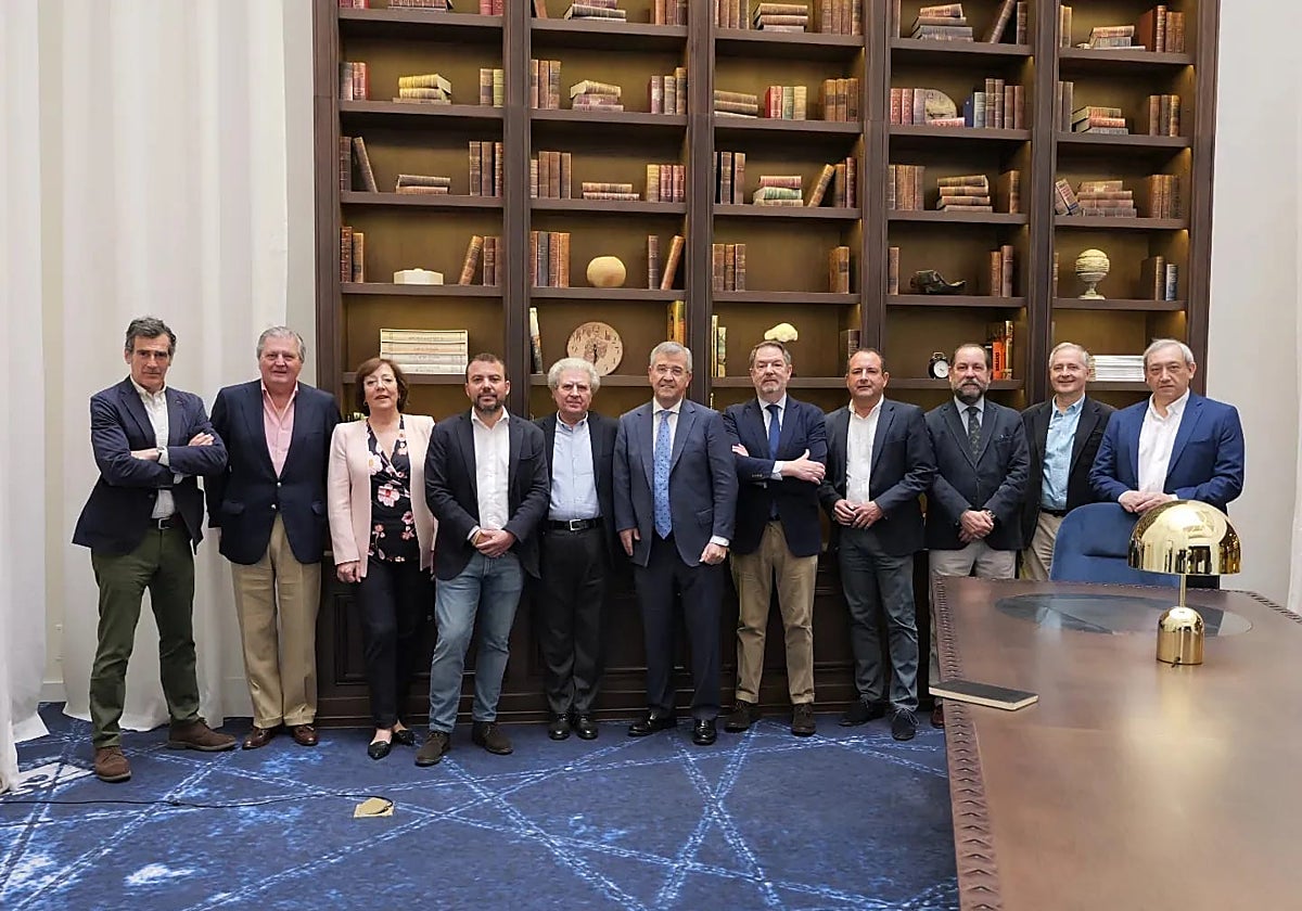 Foto de familia de todos los participantes en las jornadas de comunicación