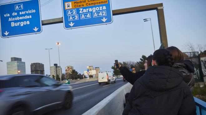 Conductas peligrosas como los selfis son una constante en este punto de la M-11