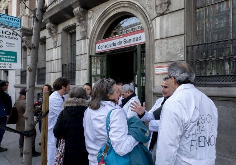 Los médicos rechazan una última oferta de Sanidad de 55 millones de euros en incrementos