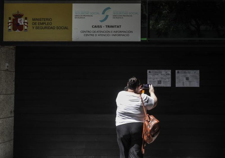 Denuncian retrasos de la Seguridad Social en la tramitación de pensiones, subsidios y el Ingreso Mínimo Vital