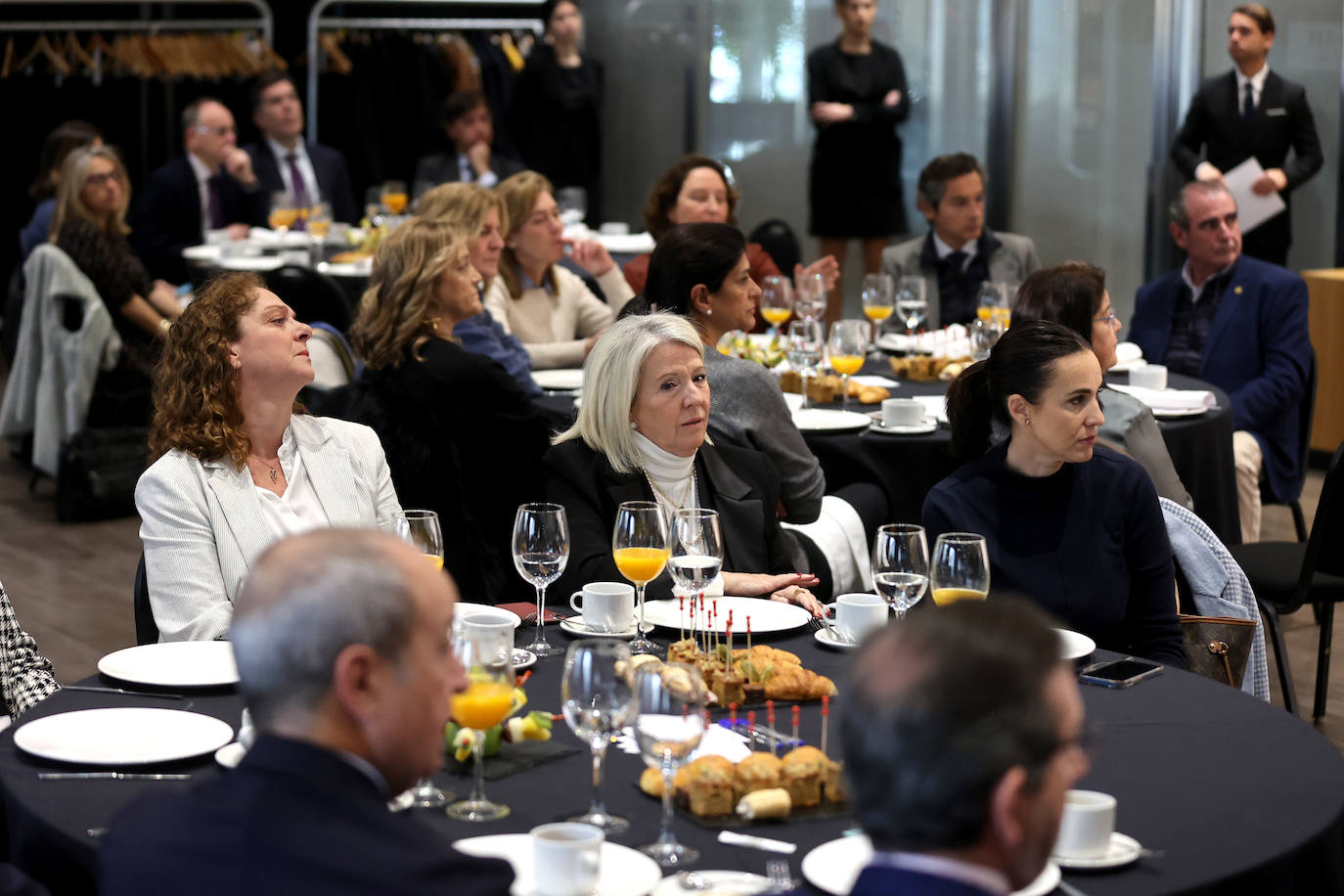 Las mejores imágenes de la conferencia de la consejera de Empleo de la Junta de Andalucía