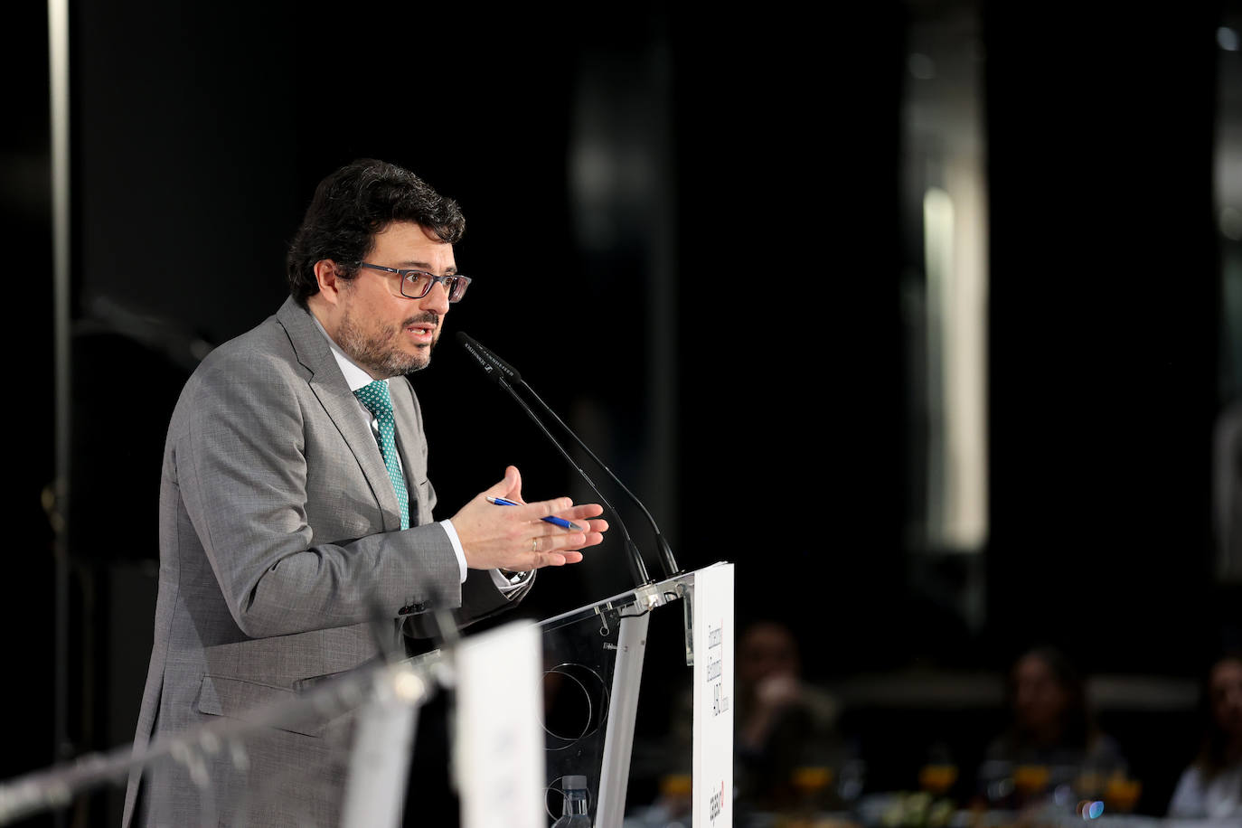 Las mejores imágenes de la conferencia de la consejera de Empleo de la Junta de Andalucía