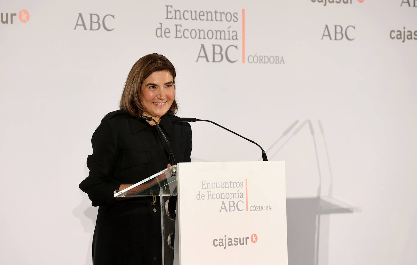 Las mejores imágenes de la conferencia de la consejera de Empleo de la Junta de Andalucía