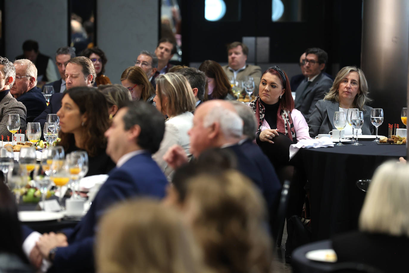 Las mejores imágenes de la conferencia de la consejera de Empleo de la Junta de Andalucía