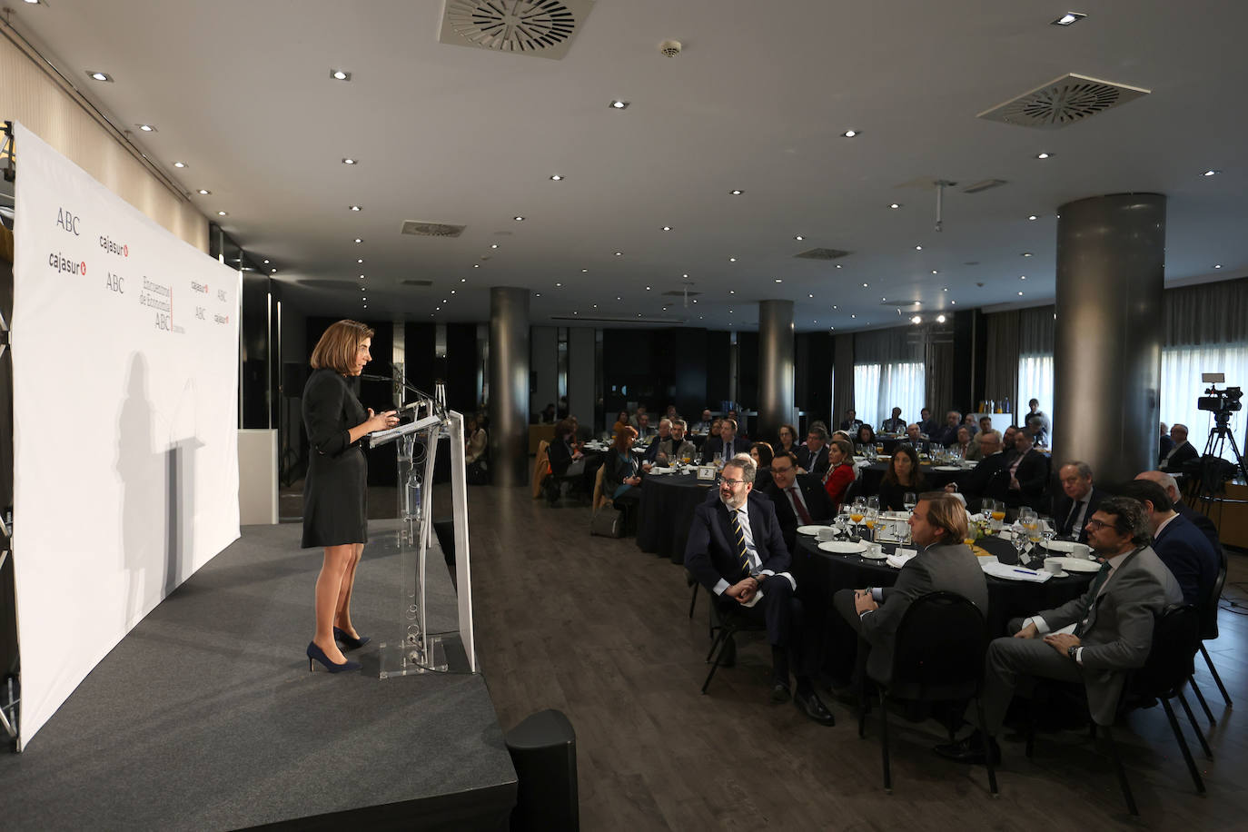 Las mejores imágenes de la conferencia de la consejera de Empleo de la Junta de Andalucía