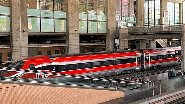 Imagen del tren de pruebas de Iryo, este jueves en la estación de tren de Córdoba