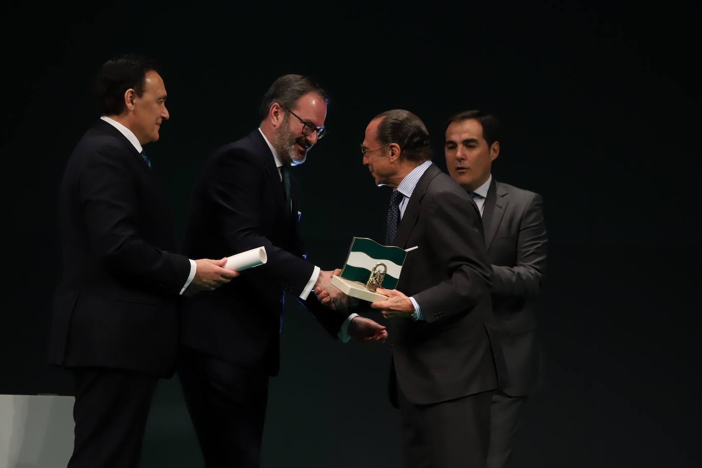 La entrega de las Banderas de Andalucía en Córdoba, en imágenes